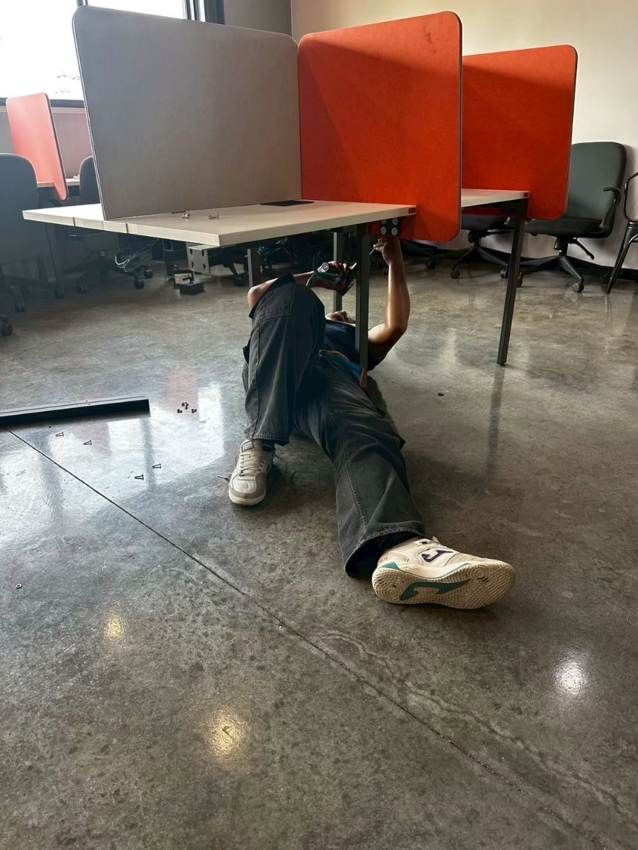 ผลงานการรื้อถอดขนย้ายเฟอร์นิเจอร์ ESSO 1